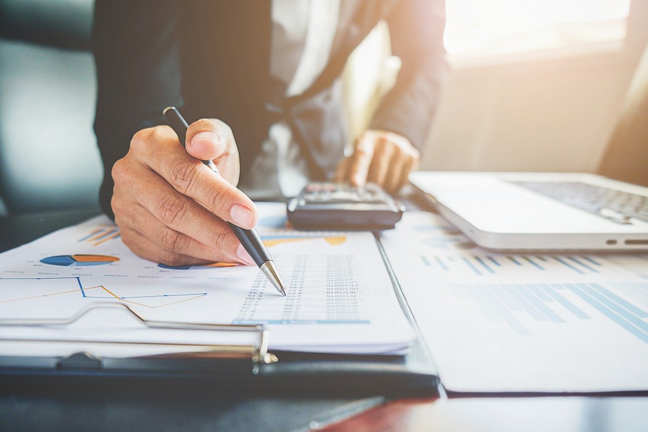 Do You Really Need a Tax Professional? Here’s How to Decide